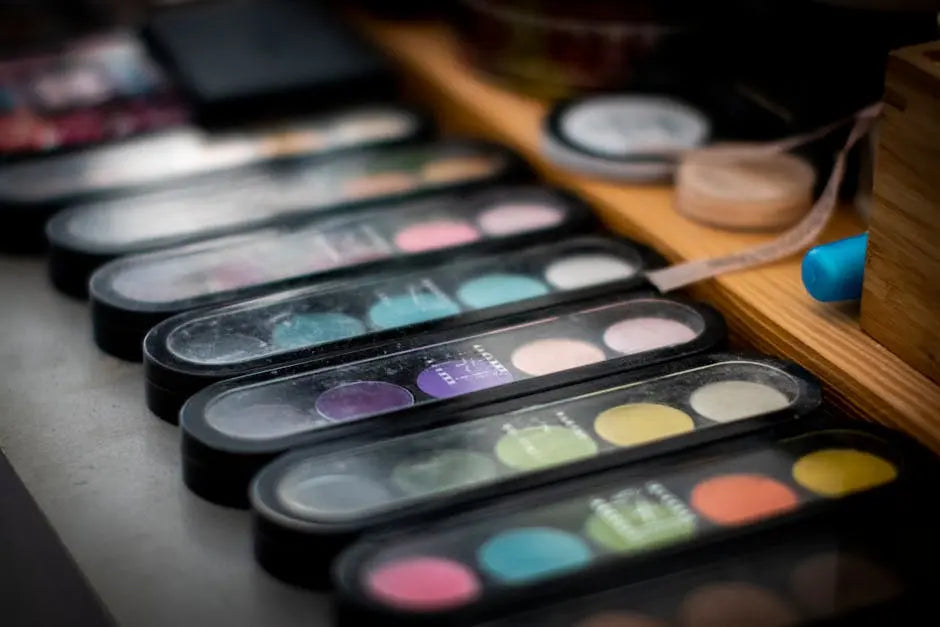 A Guide to Pairing Lipstick with Eye Makeup