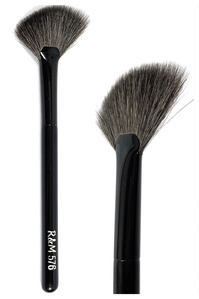 576 Angled Fan Makeup Brush - Mehliza Beauty London