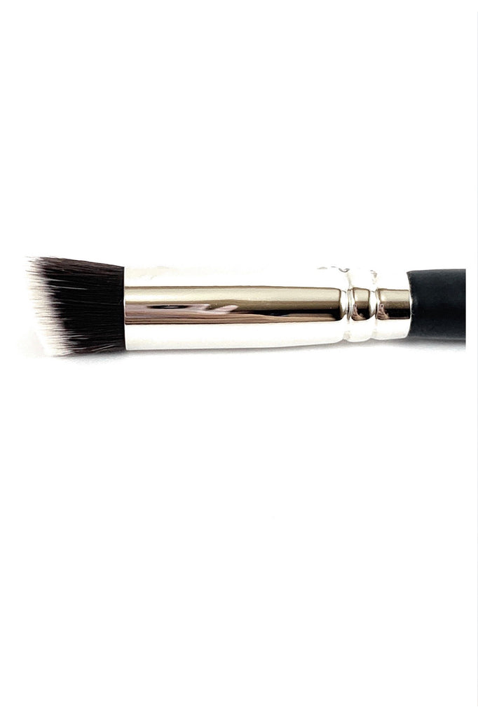 R&M 523 Sharp angled cut flat concealer brush - Mehliza Beauty London