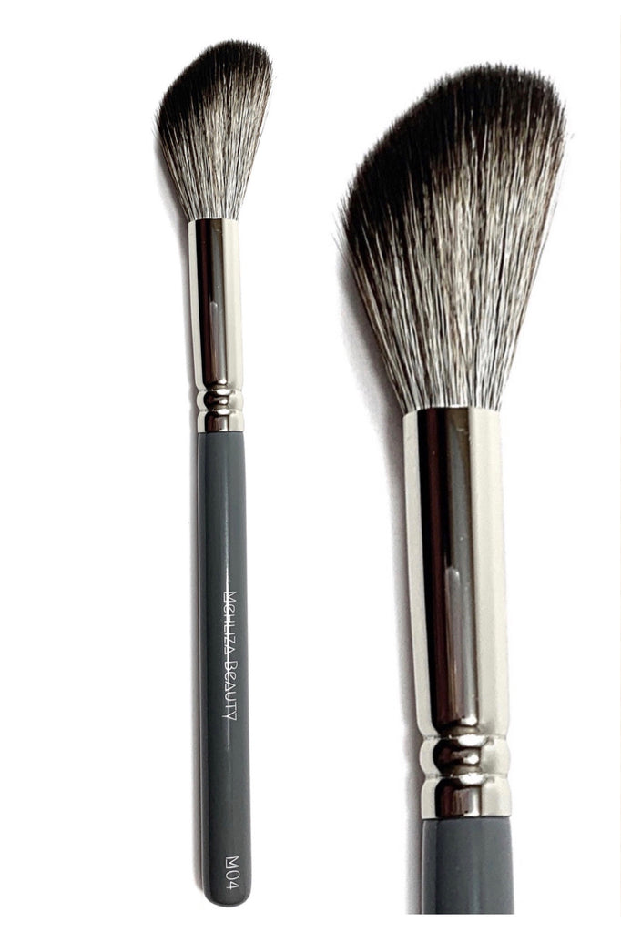 M04 Medium Angled Powder Brush - Mehliza Beauty London